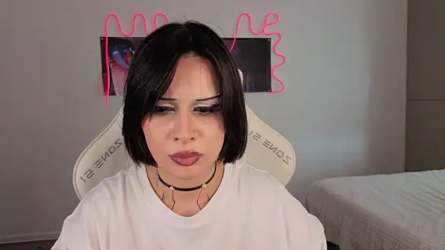 iamluna2006 - IamLuna2006's free webcam - UK Sex Cams