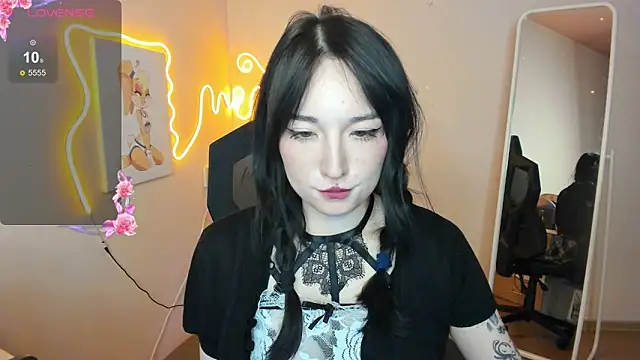 AliceeinWonderlanddd webcam