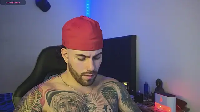 ades_lowe - Ades_Lowe's free webcam - UK Sex Cams