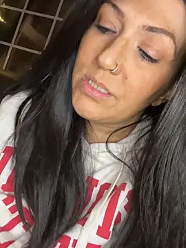 LittleMissEeve webcam