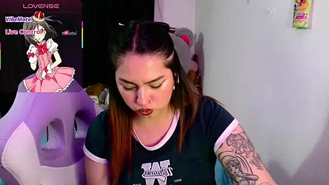 lucycherry__ - Lucycherry__'s free webcam - UK Sex Cams