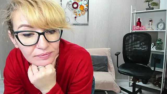 Cassandra_Hotty webcam