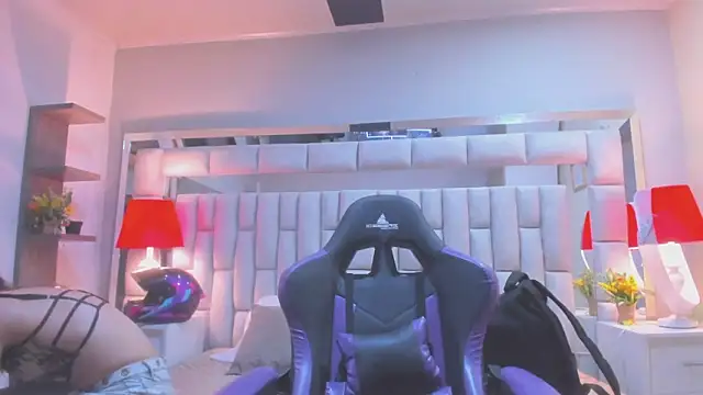 mariiahneedles webcam