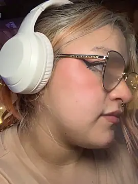 Sophia_Weest99 webcam