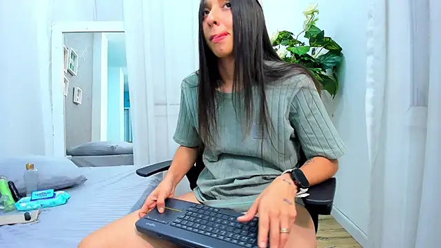 viictoriiasaenz - ViictoriiaSaenz's free webcam - UK Sex Cams