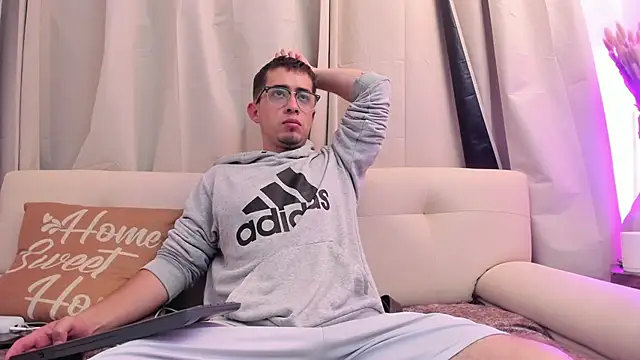 tommas_jhonson - Tommas_Jhonson's free webcam - UK Sex Cams