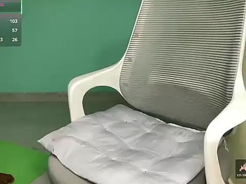 classy_kritii webcam