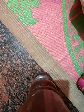 PinkedAssyrian webcam