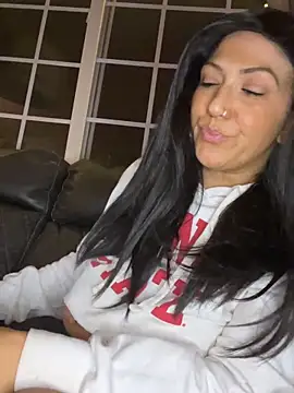 LittleMissEeve webcam