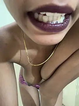 Small_Titss webcam