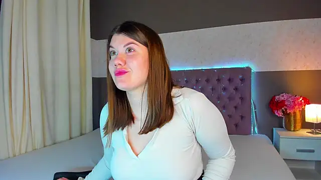 nikkibustt - NikkiBustt's free webcam - UK Sex Cams