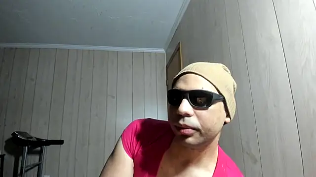 NaturalBeautyQueen webcam