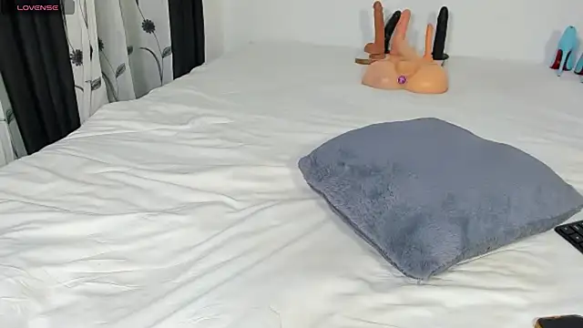 CREAMY_BUBBLEGUM webcam