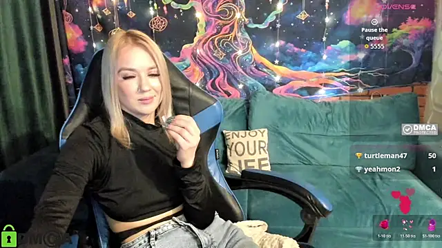 CrystalGirl99 webcam