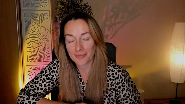 RebeccaMartinez webcam