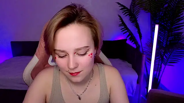 Ellie_Heavenly webcam