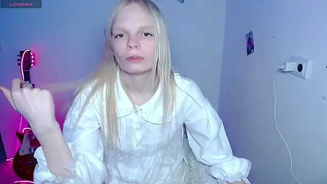 Emily_Nyaffee webcam