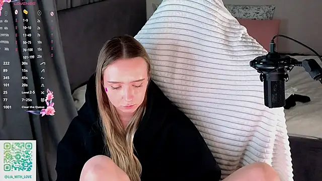 online chat HollisBeckett