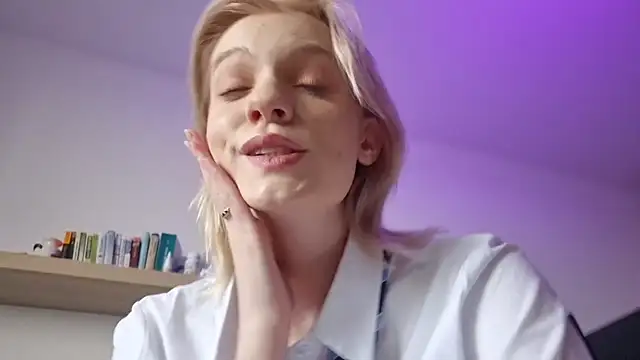 auranevera - AuraNevera's free webcam - UK Sex Cams