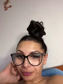 HiddendesireXO01 webcam