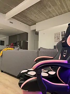 Webcam Model (Your_Paris)  is live.Free join now!