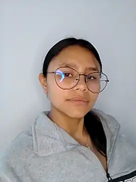 Webcam Model (SofieLove_01)  is live.Free join now!