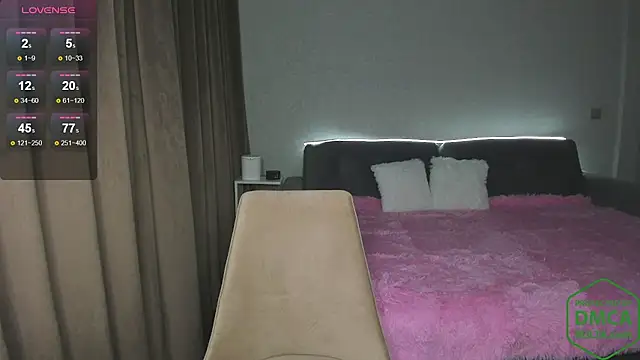 Olivia1Taylor1 webcam