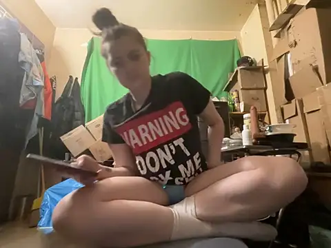 Snowbunnycake_131 webcam