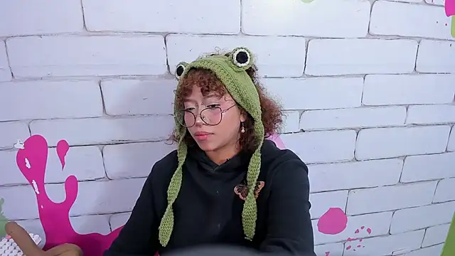 safiroagataaa - SafiroAgataaa's free webcam - UK Sex Cams