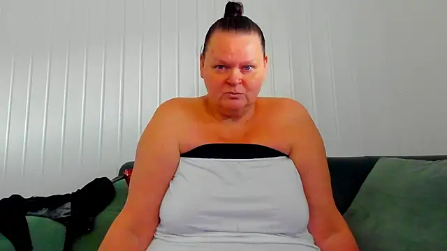 MilanaBiegert webcam