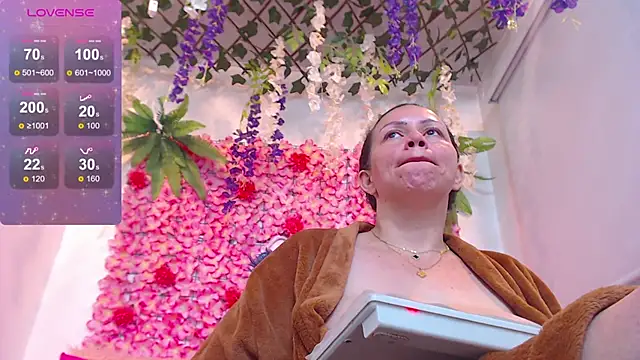 BLONDE_SEXYHOT webcam