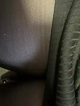 HiddenHoneyLDN webcam