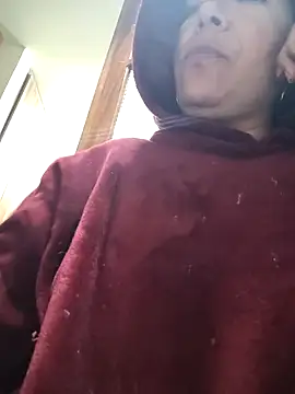 Scarlet_curly8a webcam