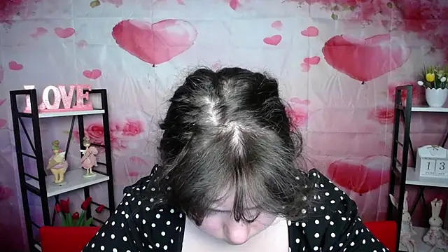 NeonilaLisova webcam