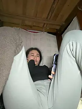 美女daaqnn在线直播