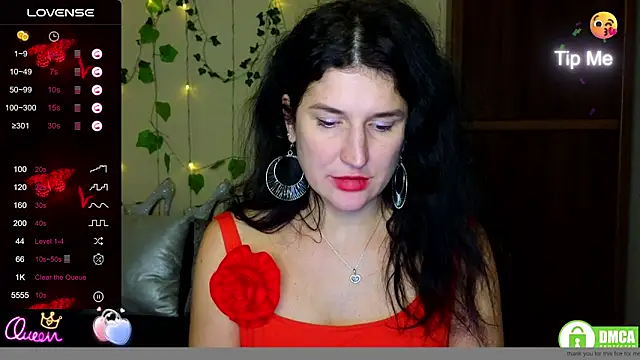 Alianna_Solo_Kisses webcam