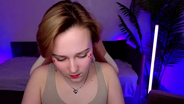 Ellie_Heavenly webcam