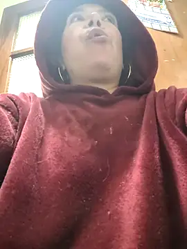 Scarlet_curly8a webcam