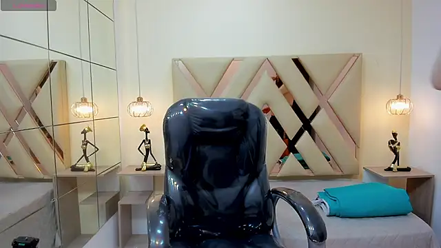 scarletcherry18 webcam