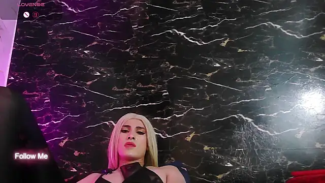 crislingery_dolli webcam