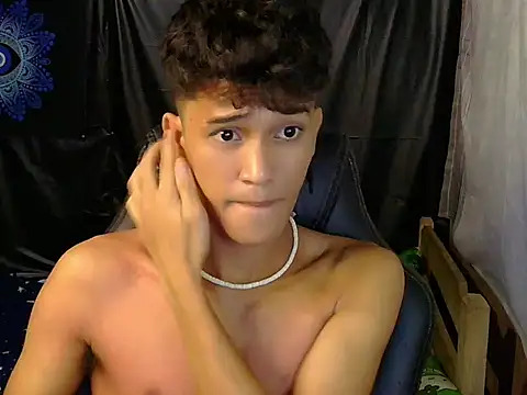 hugekenbigcock webcam