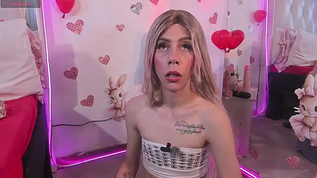 Darlyn_tenderhot__ webcam