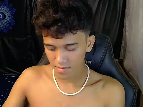 hugekenbigcock webcam