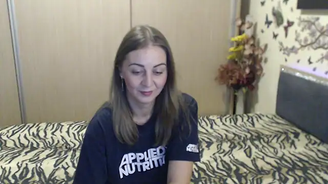 MirabelaSweet webcam