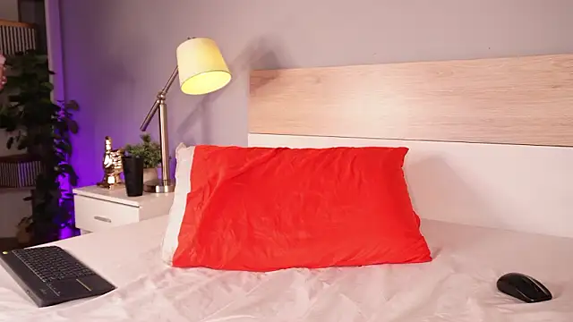 cinnamon_afrodit - Cinnamon_afrodit's free webcam - UK Sex Cams