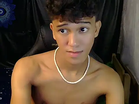 hugekenbigcock webcam