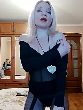 Webcam Model (MiraStar984)  is live.Free join now!