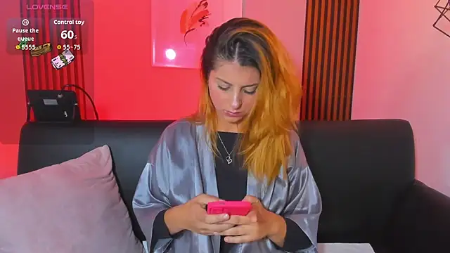 Nahiajhonson_ webcam