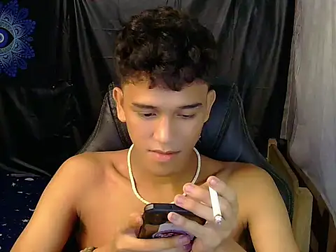 hugekenbigcock webcam