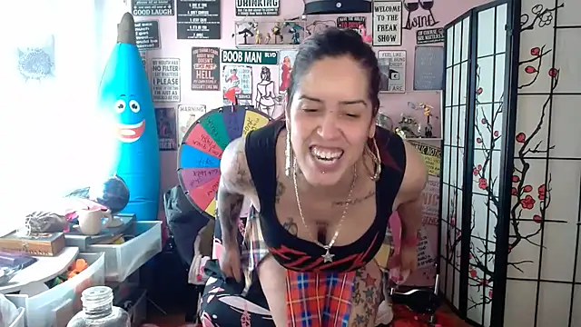 latinacubana (F milf) - BRING THE SLUT OUT